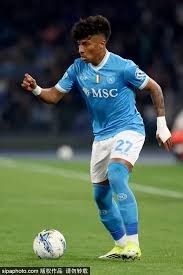FIFA赛前列队新规引发球员广泛关注与担忧